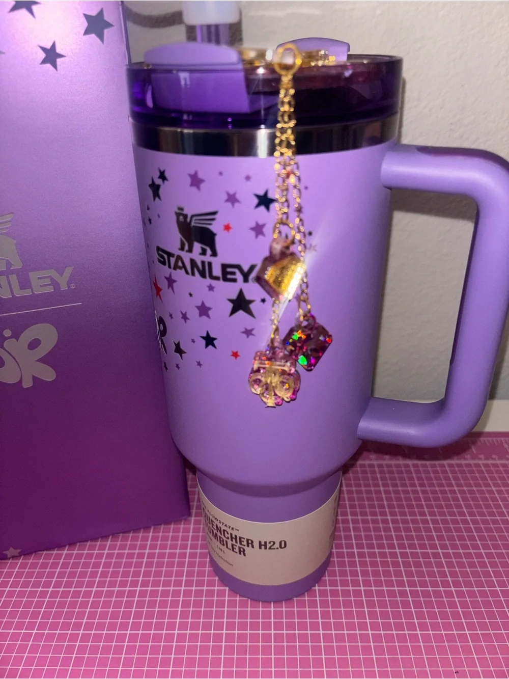 Stanley 40oz Quencher H2.0 Tumbler - Purple Star Design - Olivia Rodrigo - Picture 5 of 6